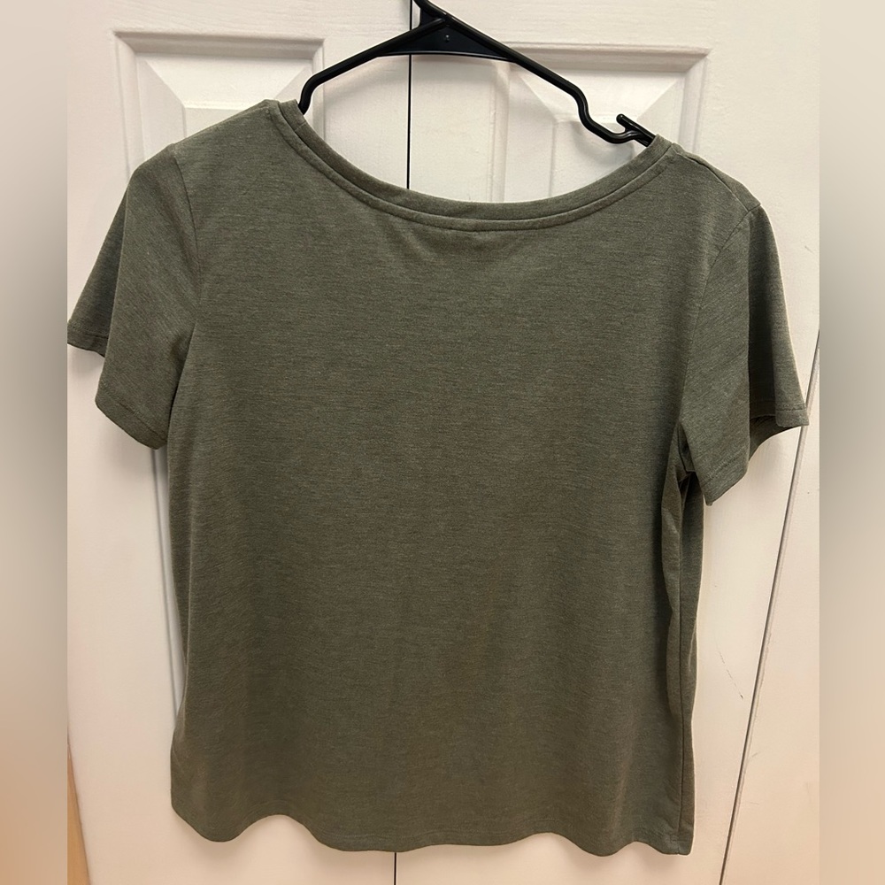 H&M Olive Green/Gray T-Shirt, Size Small - Picture 2 of 3